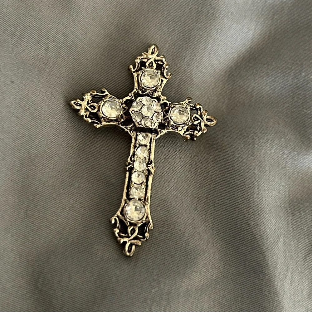 SOLD. Silver Cross CZ Pin Brooch - Picture 2 of 9
